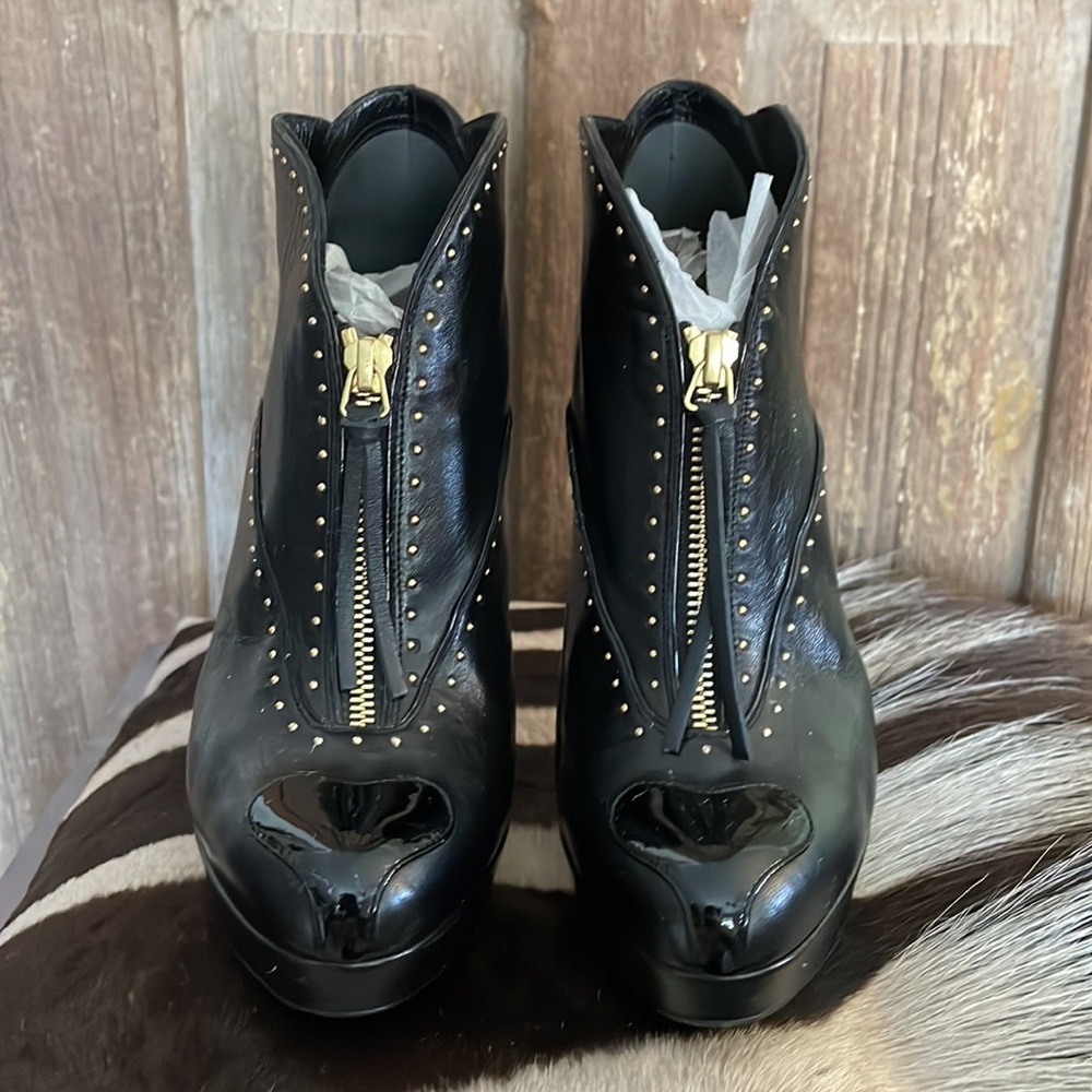 Alexander McQueen Blk Smooth & Patent Leather Gold Studded Platform Heels 38.5 - Picture 2 of 12